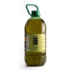 Photograph of 2 L arbequin oil.